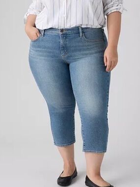Levi's
Plus Size 311 Shaping Mid-Rise Skinny Capri Jeans